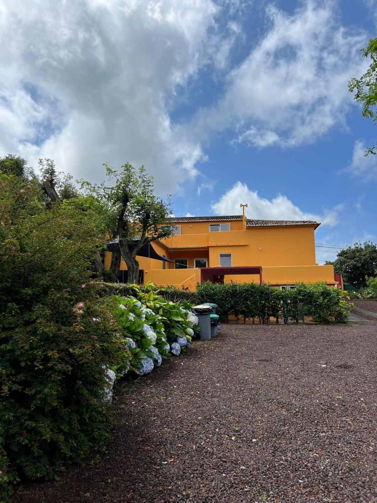 A Casa Amarela Capelas Exterior foto